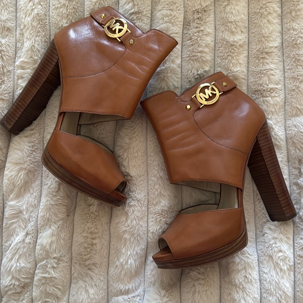 Michael Kors heeled bootie